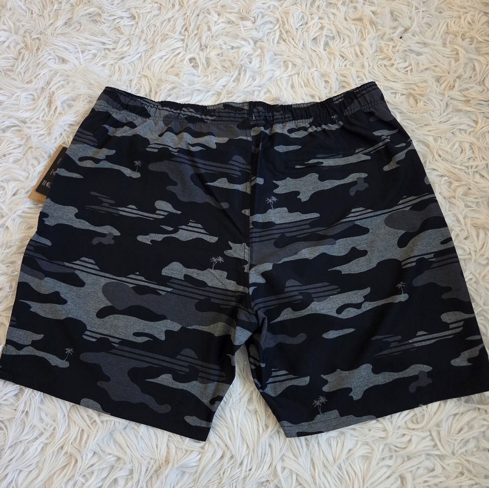 Travis Mathew Leader Board Shorts Men’s 2XL Black Performance Stretch Golf NEW